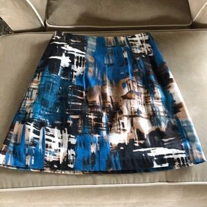 Limited skirt